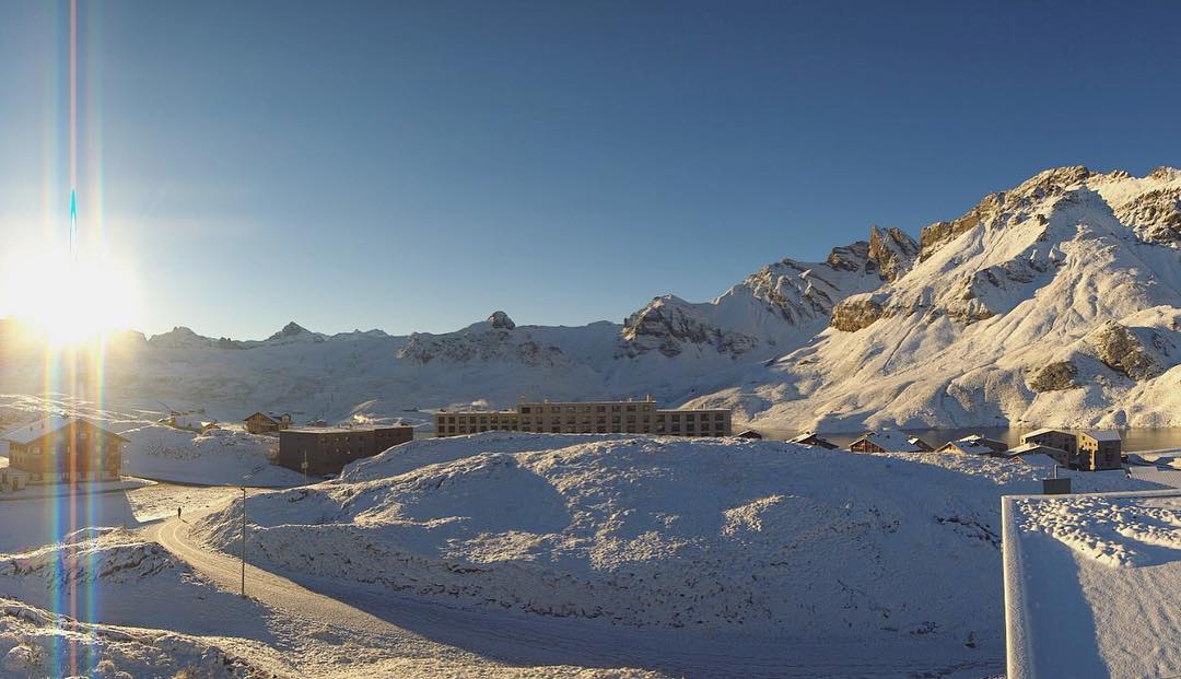 Morgenstund hat Schnee im Mund. Hä, was? ? Wir wünschen allen einen tollen Wochenstart! #morning #snow #melchseefrutt