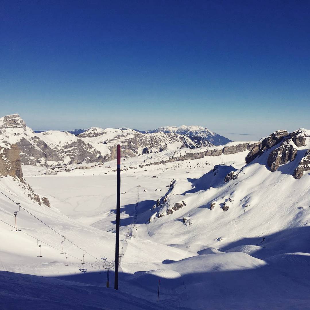 Nebelfreie Grüsse von Melchsee-Frutt! ? #happyday #sun #nofog #melchseefrutt #weloveit #skiing #snowboarding #winter #mountains