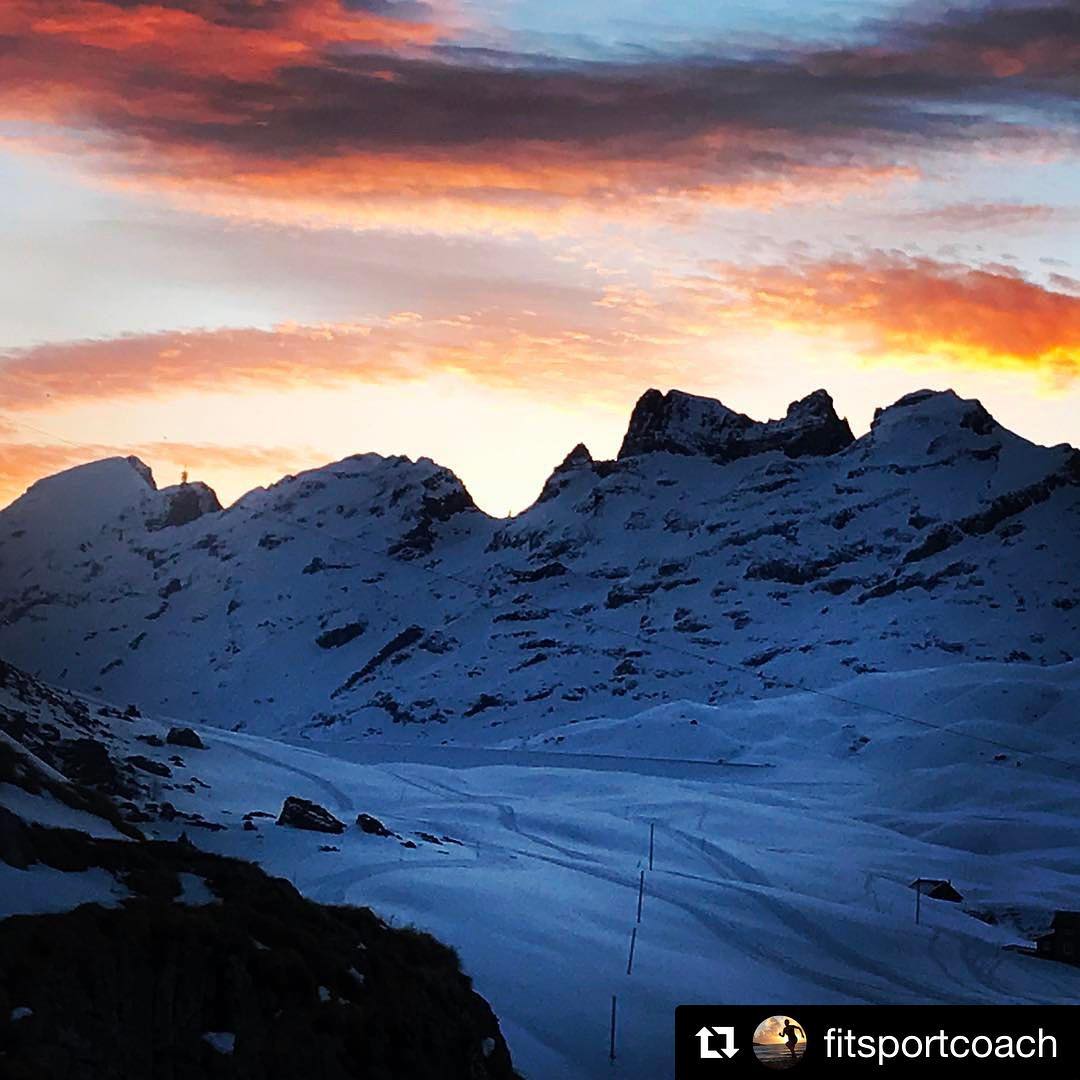 #Repost @fitsportcoach Ein herrlicher Morgen!
・・・
Bonjour ? ?  #melchseefrutt #isostarmoments #titlis #bonistock #fruttlodge #fitsportcoach  #outfitinspiration #fitnessmotivation #snowrunning #polar