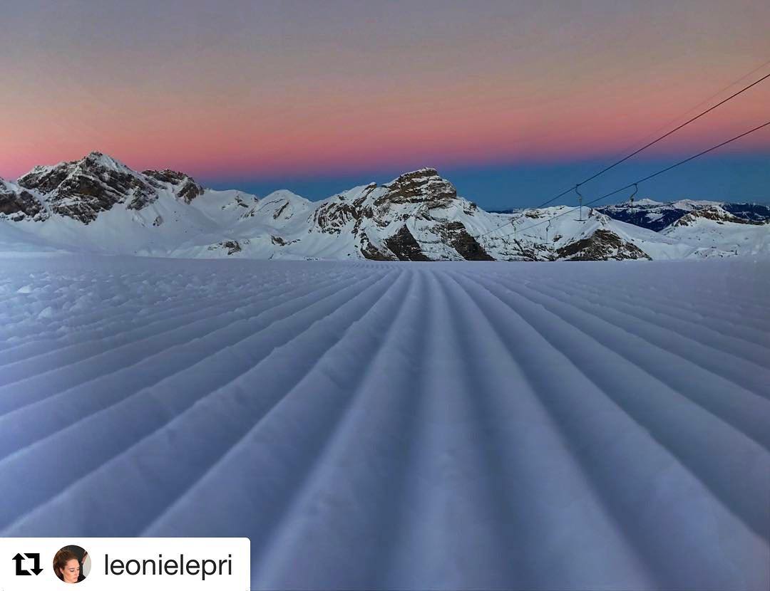 #Repost @leonielepri ・・・
#nofurthercomment #inlovewithswitzerland #skiing #melchseefrutt #nofilter #aifochschönwennsschönisch