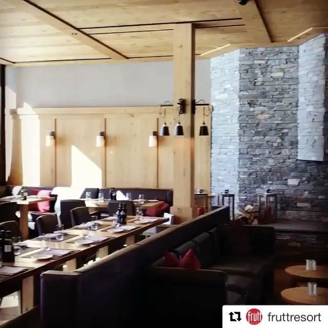 #Repost @fruttresort so schön?・・・#melchseefrutt #verliebtindieschweiz #fruttlodge Ein Traumwetter mit viel Schnee wartet auf unsere Gäste??? Die Sonnenterrassen sind parat, ihr könnt kommen...?