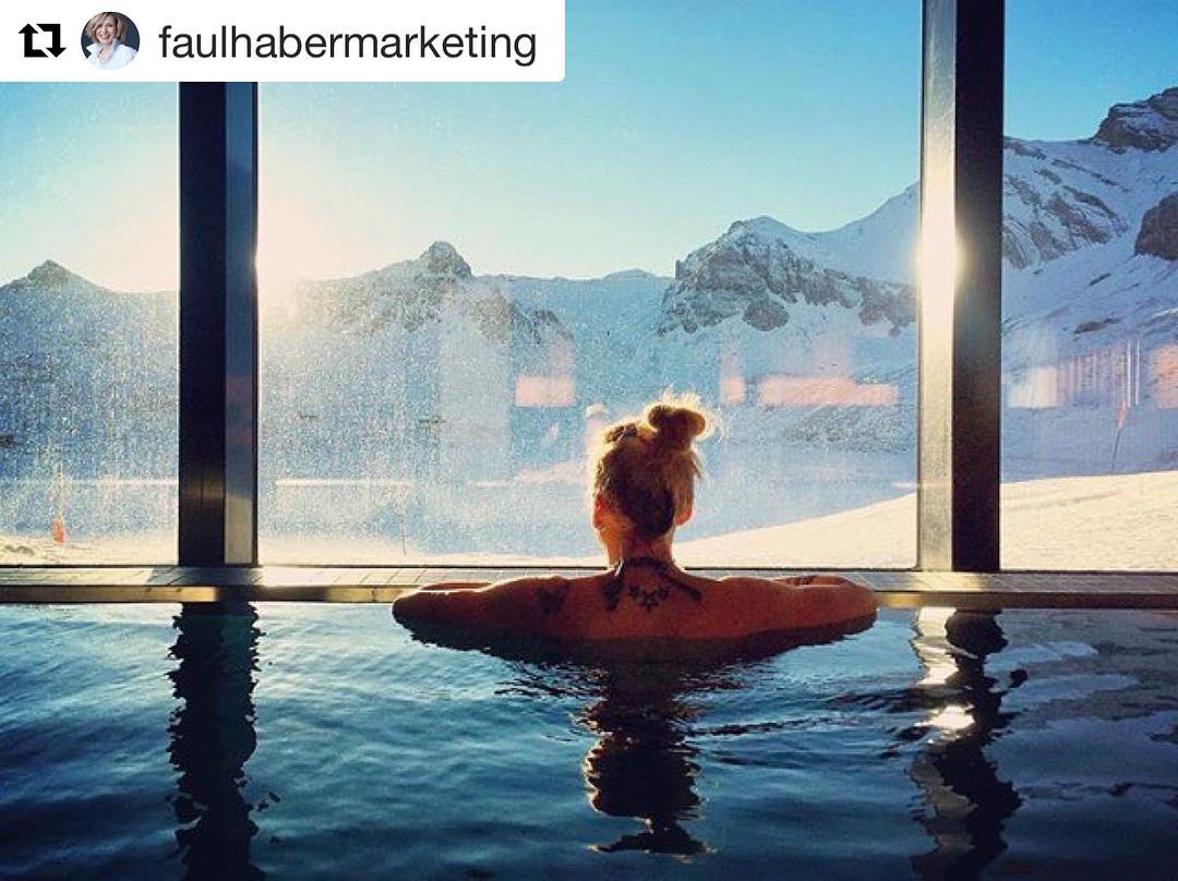 #Repost @faulhabermarketing ・・・
Being alone in the alps and relax at the @fruttresort Spa! Definitely one of the most beautiful panorama views. Thanks @teeneegee and @ben.wurmser for being our guests and this gorgeous shot! 
#fruttresort #fruttlodge #inlovewithswitzerland #femmetravel #takemethere #exploretocreate #spa #beautifulhotels #wonderlust #mytinyatlas #switzerland #bestofswitzerland