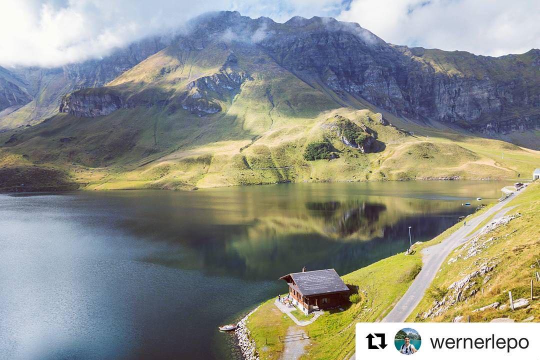 #Repost @wernerlepo bald ist es wieder Sommer☀️・・・#Melchsee-Frutt  #MelchseeFrutt #schweiz #kerns #Switzerland #lake #mountains #obwalden #schweiz #ig_schweiz #instatravel #travel #trip #vacation #wanderlust #wandern #alps