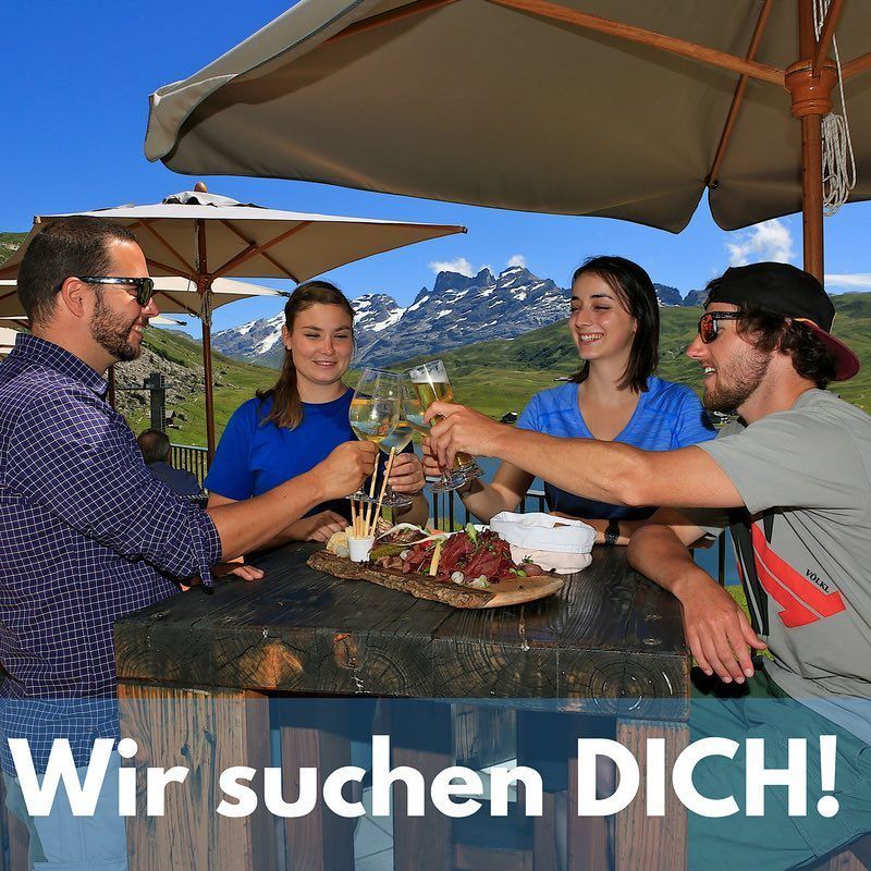 WIR SUCHEN DICH!? Wolltest du schon immer mal erleben wie es ist Fotomodel zu sein?
Wir suchen für neue Sommerbilder Darsteller, die einen halben oder ganzen Tag lang verschiedene Sommeraktivitäten vor der Kamera vorführen. Natürlich erhältst du für deinen Einsatz eine Gegenleistung.  Es kann sich von Klein bis Gross jeder melden, denn es werden immer verschiedene Alterskategorien und Familien gesucht.
Wann ein Fotoshooting stattfindet, wird jeweils sehr spontan entschieden. Ein Shooting ist sehr abhängig von den aktuellen Wetterverhältnissen und kann auch nur einen halben Tag dauern.  Falls das Wetter gut sein wird, kommen bereits der Samstag, 5. August sowie Samstag und Sonntag, 19./20. August in Frage.
Wenn du dich gemeldet hast und wir ein Datum festlegen, werden wir dich kontaktieren um zu fragen, ob es an diesem bestimmten Datum gehen würde.  Interesse geweckt? Wenn du dich dafür anmelden möchtest oder Fragen dazu hast, schreibe bitte auf: freunde@melchsee-frutt.ch  Wir sind dir dankbar, wenn du in deiner Nachricht angibst wie alt du bist und wenn möglich ein Bild von dir beifügst.  Teilen und Weitersagen erwünscht!
Euer Frutt-Team! ☀️☀️
#melchseefrutt #shooting #photography #adventures #hiking #summer #mountains #swissalps #inlovewithswitzerland