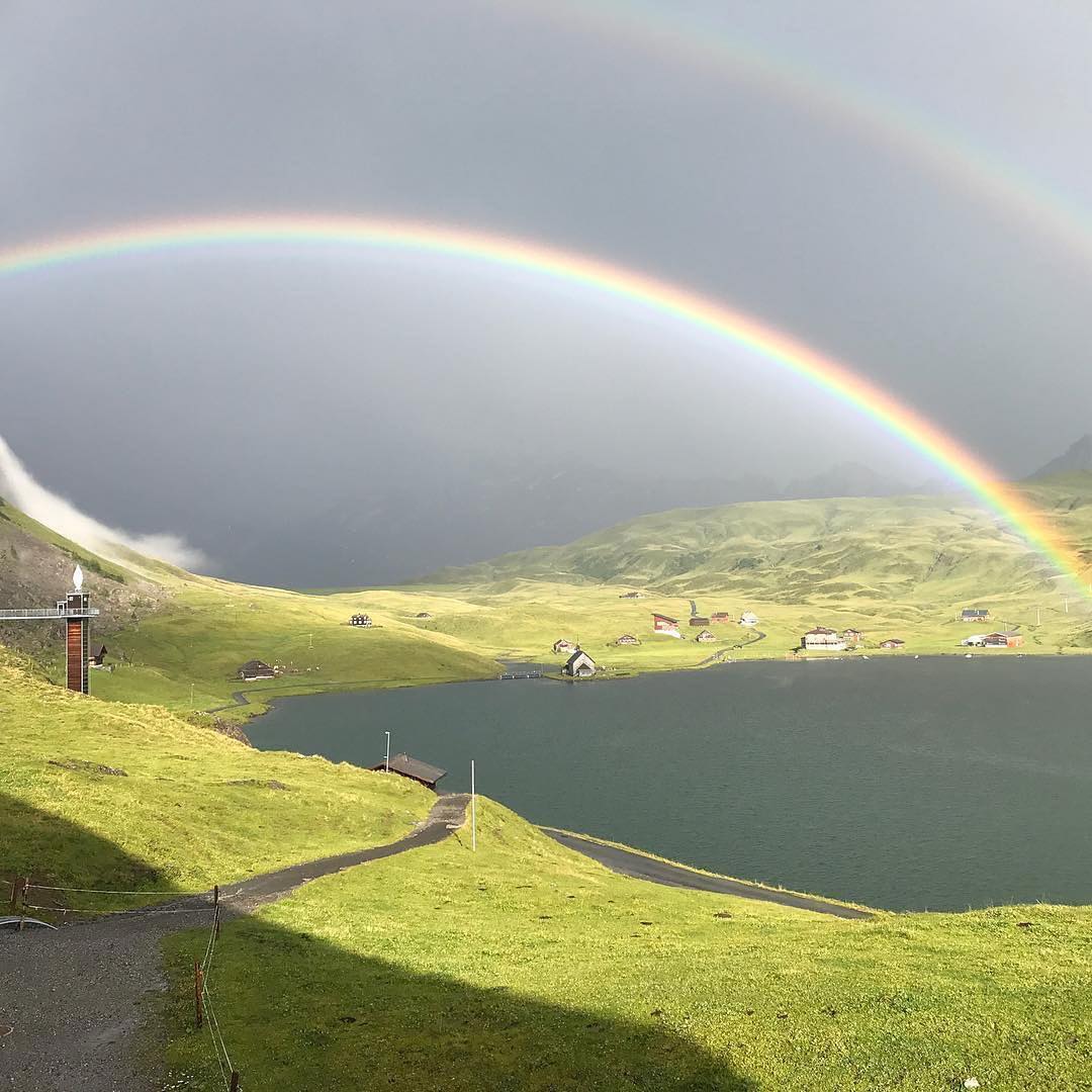 #Repost @thorstenfink
No filters, no Lightroom – just how it looked…
#melchseefrutt #fruttlodge #obwalden #verliebtinobwalden #verliebtindieschweiz #regenbogen #sommer #summer #nofilter #reallynofilter