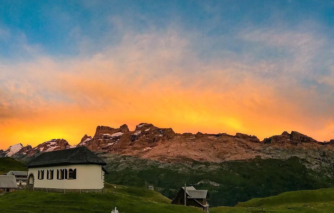 Wie wäre es mit einer Wanderung nach Tannalp? ? #Repost @dji_el_mar
#tannalp #tannalpchilbi #melchseefrutt #sunset #wanderlust #swissalps #berge #naturephotography #entschleunigung #titlis #titlisview #obwalden #switzerlandwonderland #inthemiddleofeurope