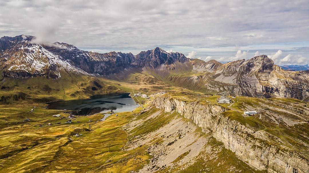 Es ist Wanderzeit! #Repost @thorstenfink
Wander(er)träume… @melchseefrutt @fruttresort #melchseefrutt #fruttlodge #frutt #fruttresort #verliebtindieschweiz #wanderlust #wandern