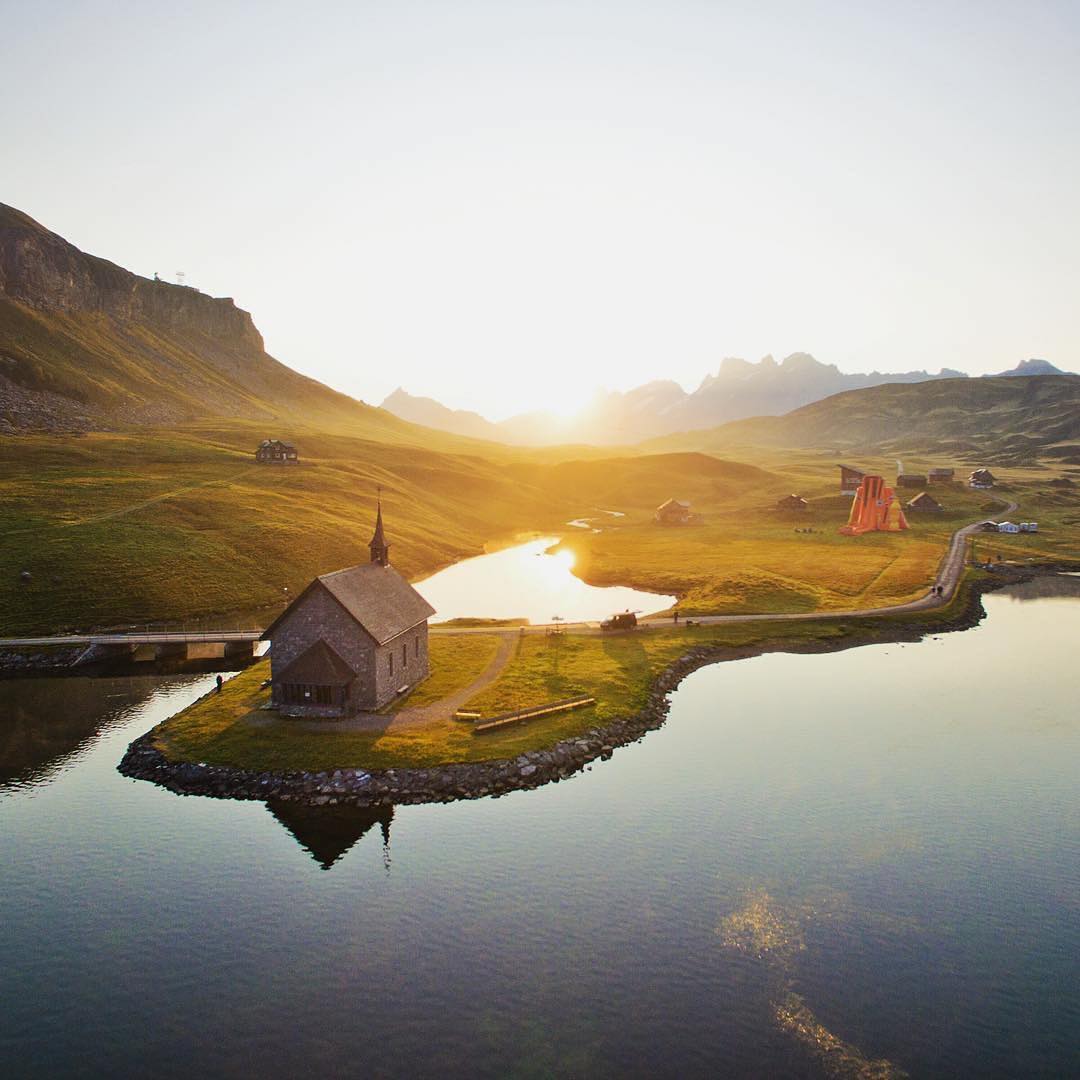 #Repost @adronesdiary
Sunriseshoot at Melchsee-Frutt ???