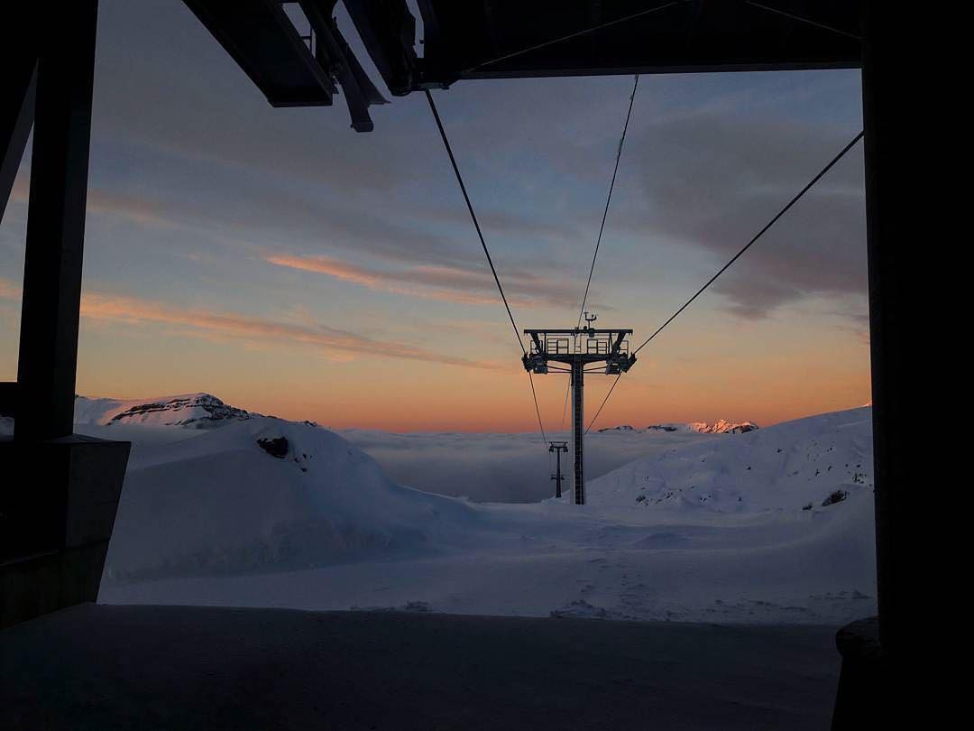 Dieses Wochenende war fantastisch! Herzlichen Dank an allen, die uns an den ersten zwei Tagen im Skibetrieb besucht haben? 
Ob wir nächstes Wochenende ebenfalls geöffnet haben wird diesen  Mittwoch kommuniziert ❄️ #melchseefrutt #skiing #snowboarding #winter #snow #photography #picoftheday #earthpix #traveltheworld #athomeoutdoors