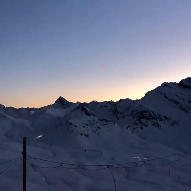 Wir düsen umher. ?
#Repost @simonzillessen
Perfekte Bedingungen für morgen :-) #pistenbully #zeitraffer #snow #perfekt #winter #night @visitswitzerland @melchseefrutt