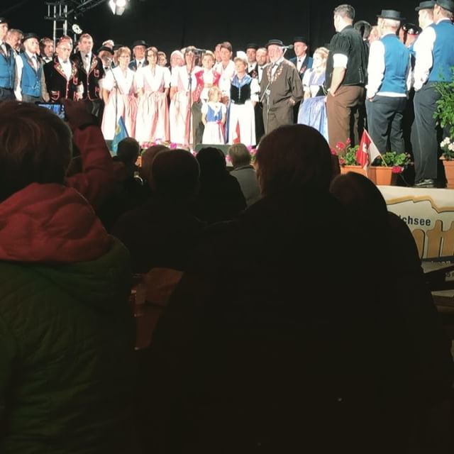 Gesamtchor Naturjodelabig 2018! Danke an alle Mitwirkenden, Helfer und Besucher für den gelungenen Anlass ???
#melchseefrutt #jodel #obwalden #inlovewithswitzerland