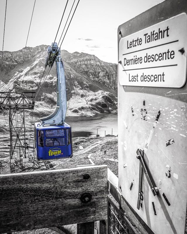 HAPPY MONDAY ?
Das gesamte Frutt-Team wünscht euch allen einen guten Wochenstart?. Und wer weiss, vielleicht gondelst du auch bald wieder mal auf Melchsee-Frutt. Wir haben schliesslich Saison bis am 21. Oktober. ☺️? #happymonday #workingagain #greetings #melchseefrutt #cablecar #bonistock #inlovewithswitzerland #wanderherbst #love #autumn #bonibahn #swiss #switzerland #suisse #schweiz #hiking #seeyousoon