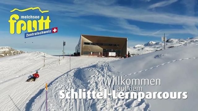 Auf dem Schlittel-Lernparcours lernst du wie ein Schlitten korrekt gesteuert und gebremst wird und anschliessend gehts direkt auf den 8 km langen Schlittelweg! 
Viel Spass beim Schlitteln auf Melchsee-Frutt 😊🛷 🎬 @cyrillsutercom 
#lakelucerneregion #inlovewithswitzerland #schlitten #schlittelplausch