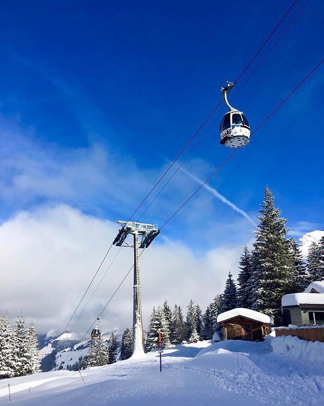 Was für ein Traumtag heute 😍 und auch das Wochenende verspricht Sonnenschein 👍☀️
#sunnydays #snowboarding #skiing #tgif #inlovewithswitzerland