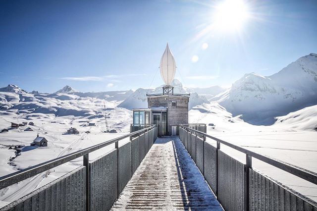 Wie war das sogleich…? …bewölkt? 🤨 Naja, sieht aber nicht danach aus. Was unsere Meteorologen wohl den ganzen Tag tun?🐸 Das Wetter würfeln? Wir hatten jedenfalls strahlender Sonnenschein ☀️😍–#melchseefrutt #panoramalift #snow #winterwonderland #sun #sunshine #justamazing #winter #inlovewithswitzerland #swiss #switzerland #suisse #schweiz #obwalden #love