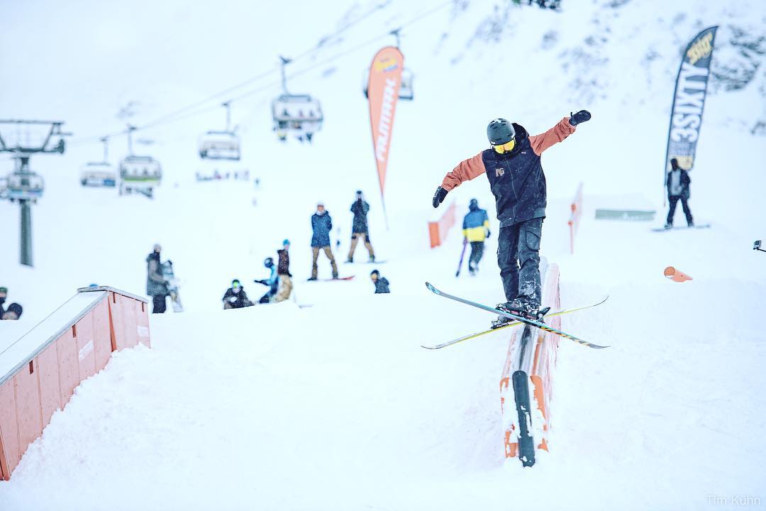 ❄️Events vom 16. & 17. März❄️ ✅Sa & So: 3sixty Snowboard & Freeskitest Bonistock –
✅Sa & So: Stöckli-Skitest Erzegg
✅Sa: Rail Game on Fire im fruttpark
✅So: Stöckli-Derby Balmeregg
–  @3sixty.ch 
@stoeckli_1935 
@fruttpark 
@shredoslocos –
📸@__timk__