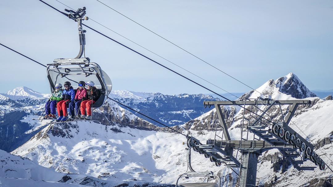 Unser Tipp😉: Online das Skiticket kaufen, auf deine Keycard 🔑 laden und direkt ins Wintersportvergnügen⛷🏂. Der schnelle und eifache Weg, ohne lange Wartezeiten an den Kassen. 🤓
–
#tipp #easy #fast #skiing #snowboarding #keycard #cablecar #snow #buy #onlineshopping #slopes #seeyousoon #fun
