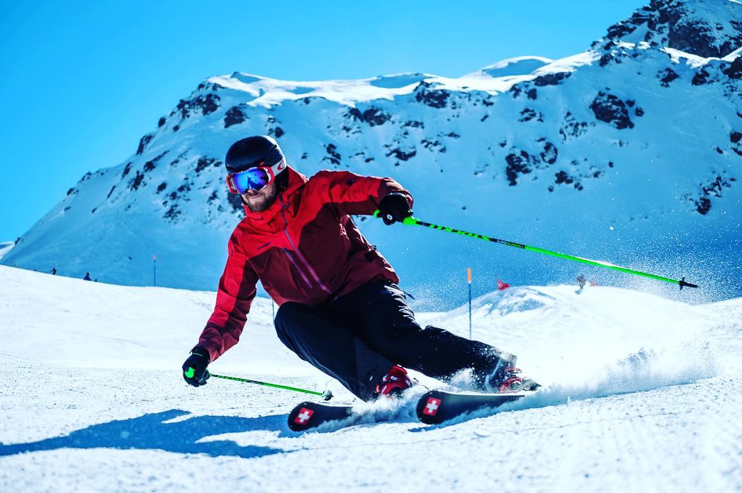 Unser Weekend-Tipp: Ab auf die Piste ❄️⛷☀️
–
📸 @inscene_photography 
#frühlingsskifahren 
#superpisten 
#sonnenschein 
#liegestuhl 
#kafiampisterand
